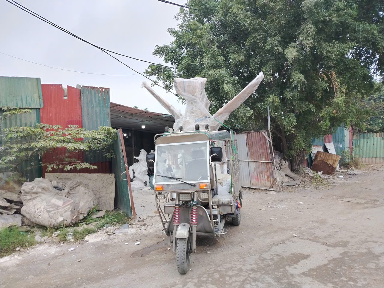 Xe ba gác vận chuyển đồ cồng kềnh